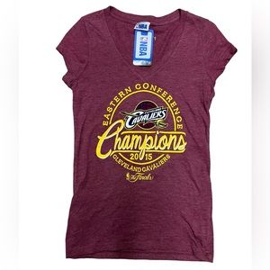 NWT NBA Cleveland Cavaliers Champions 2015 Women’s Shirt Size S  V-neck 50/50
